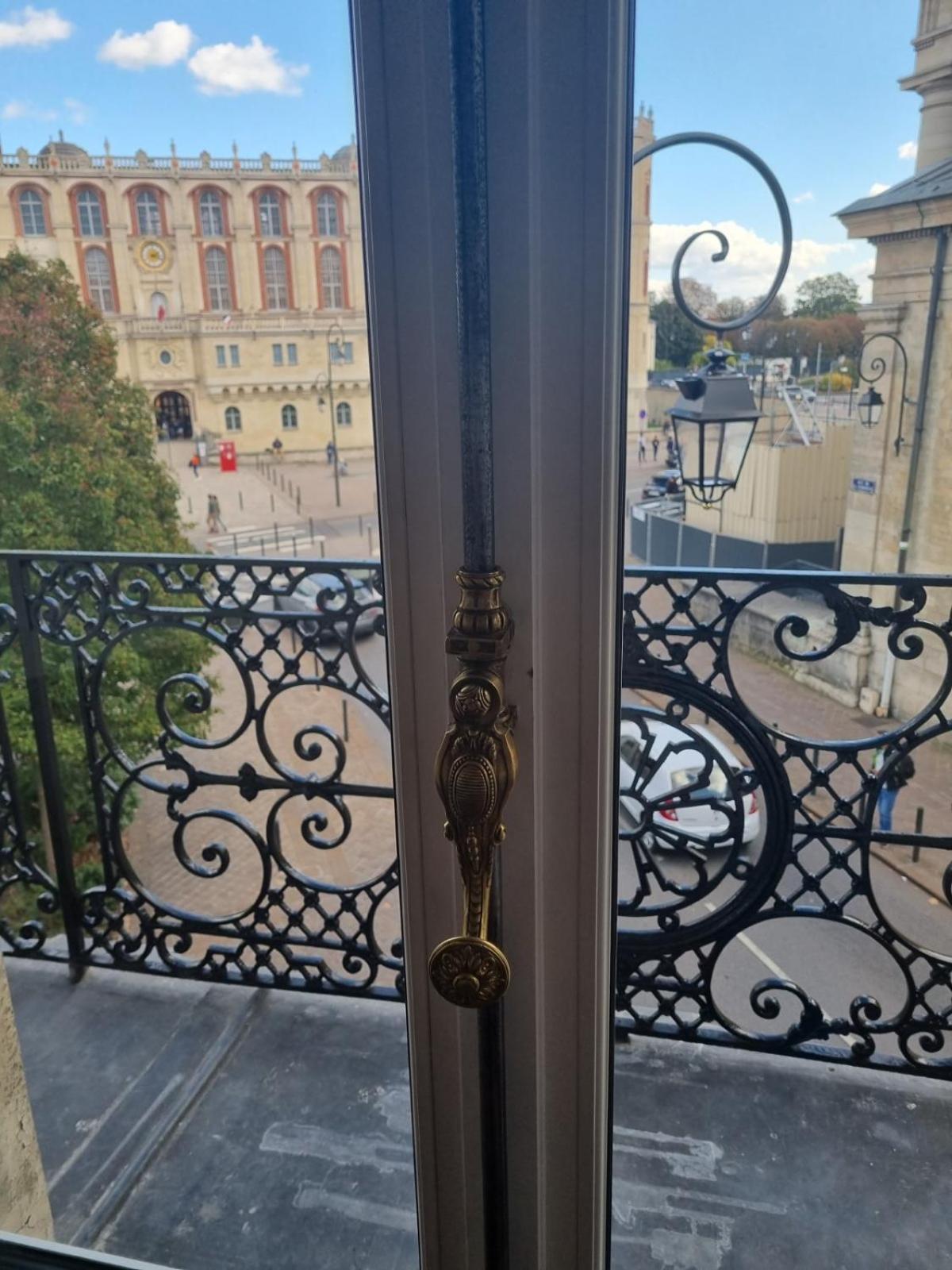 Face Chateau St Germain En Laye, Appartement 4 A 6 Personnes, 23 Min De Paris Champs-Elysees Сен-Жермен-ан-Ле Екстер'єр фото